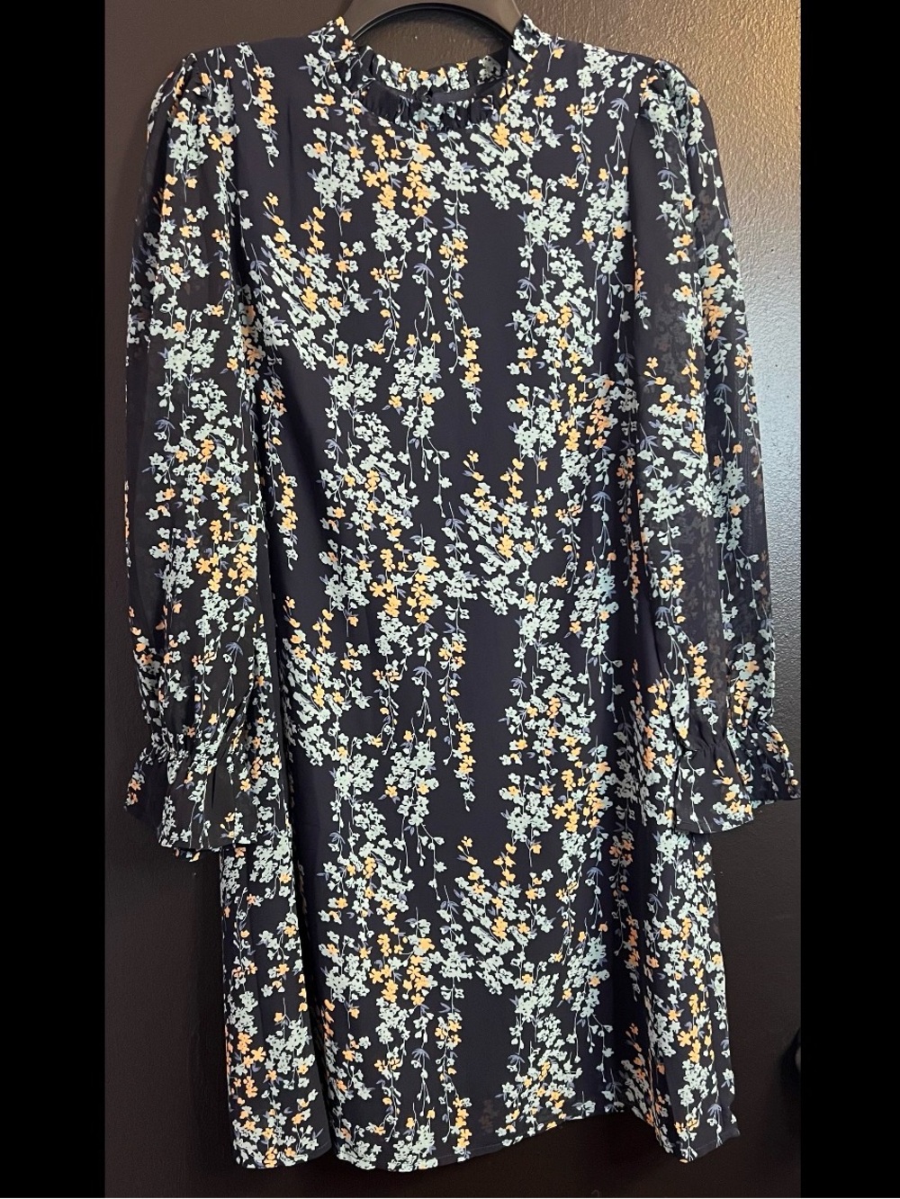 KOJOOIN Black Floral Long-Sleeve Shift Dress